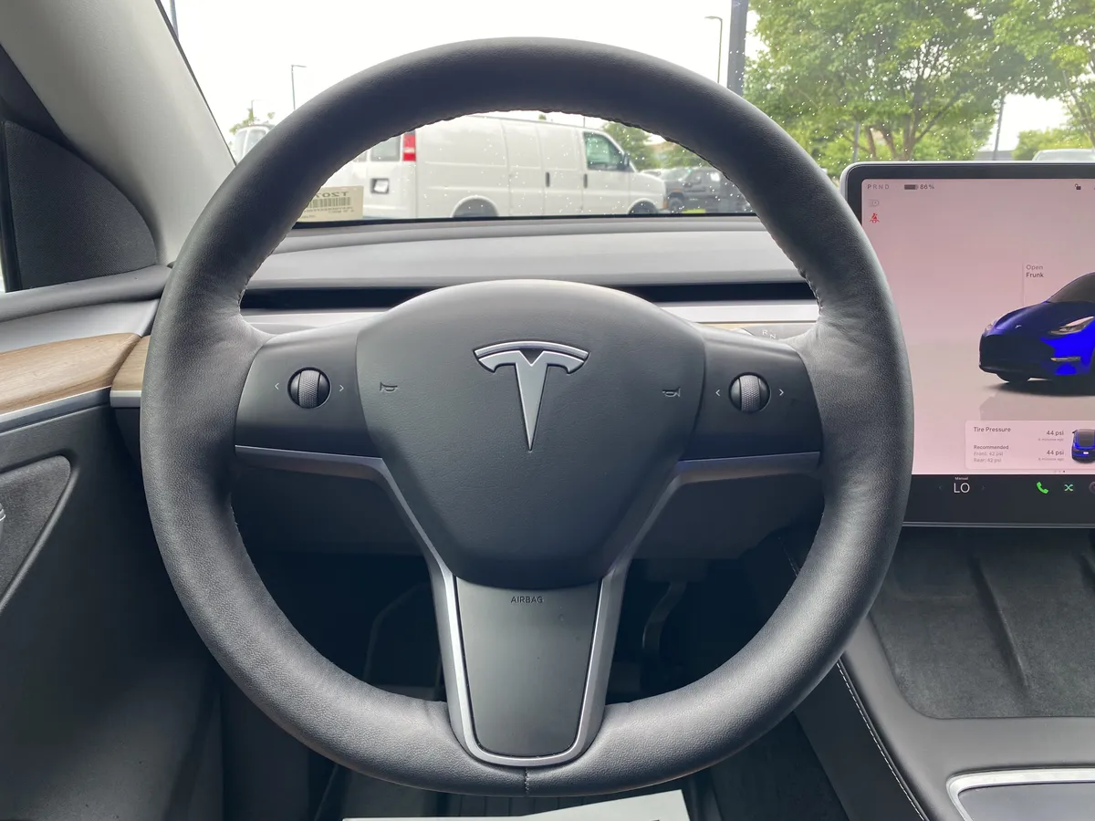 2023 Tesla Model Y Long Range thumbnail 18