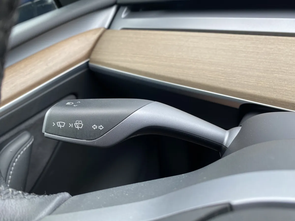 2023 Tesla Model Y Long Range thumbnail 20