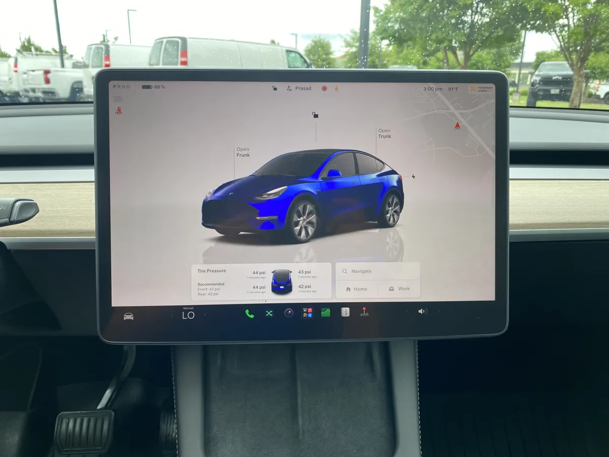 2023 Tesla Model Y Long Range thumbnail 24