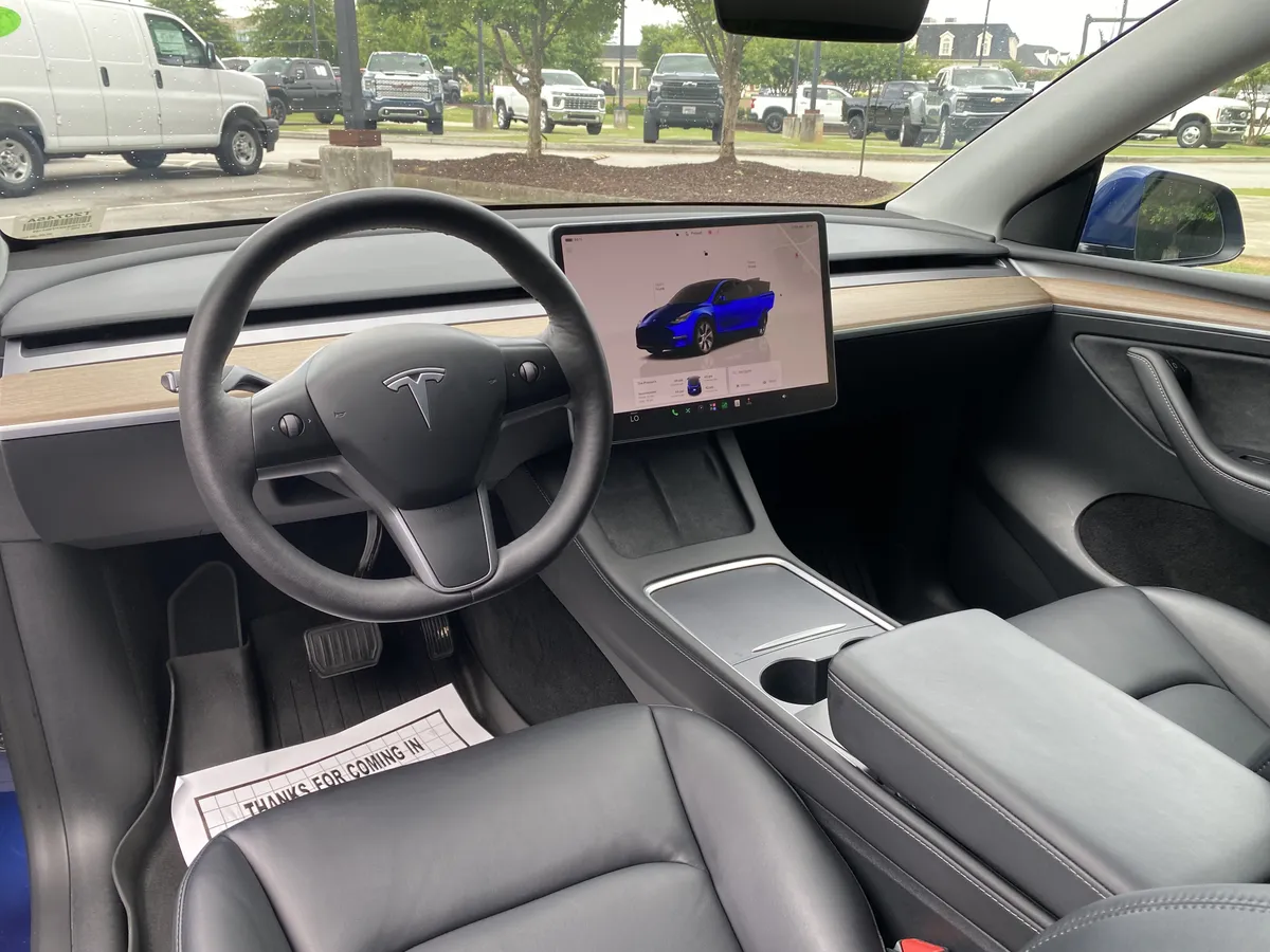 2023 Tesla Model Y Long Range thumbnail 30