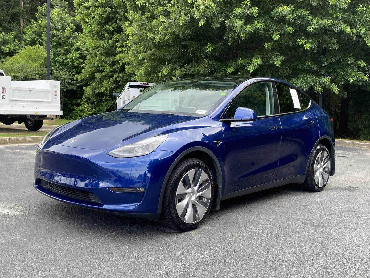 2023 Tesla Model Y Long Range thumbnail 4