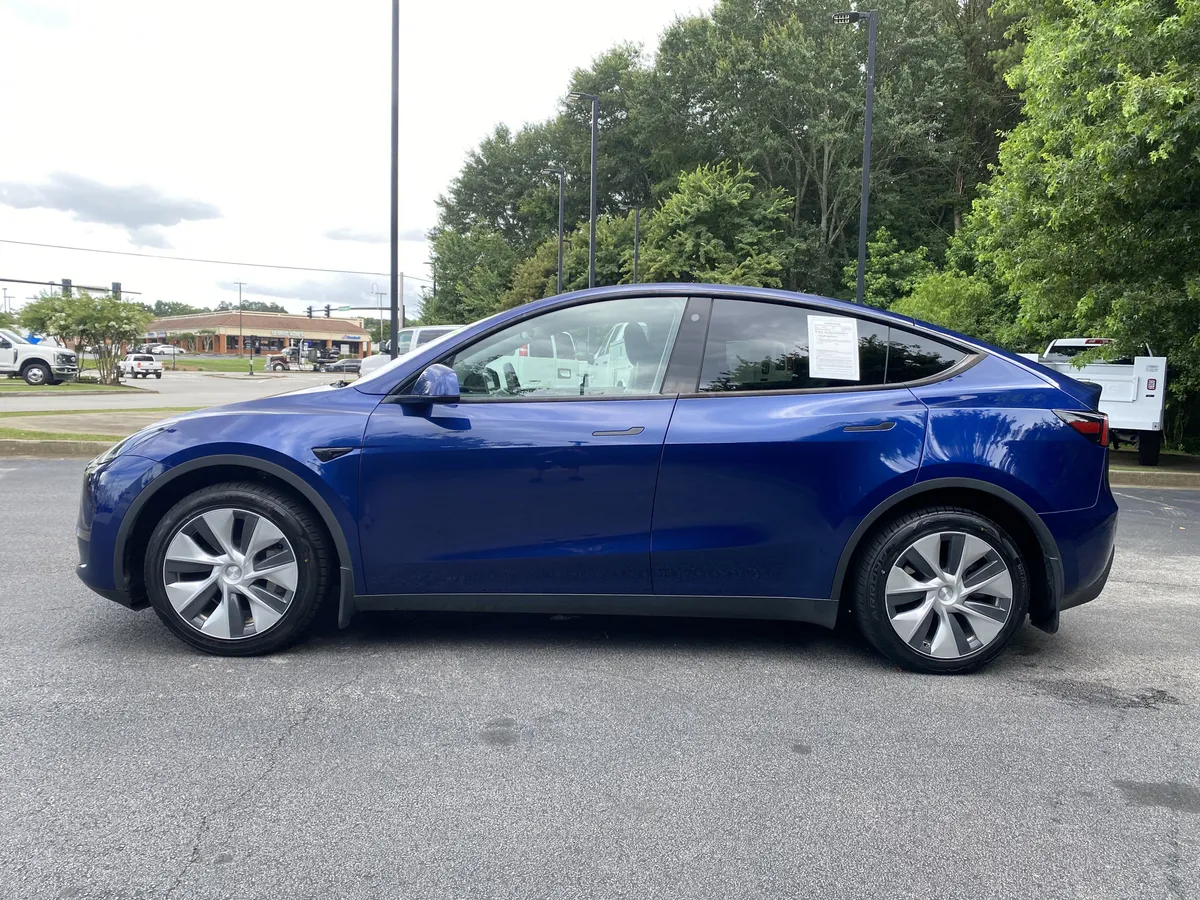 2023 Tesla Model Y Long Range thumbnail 5