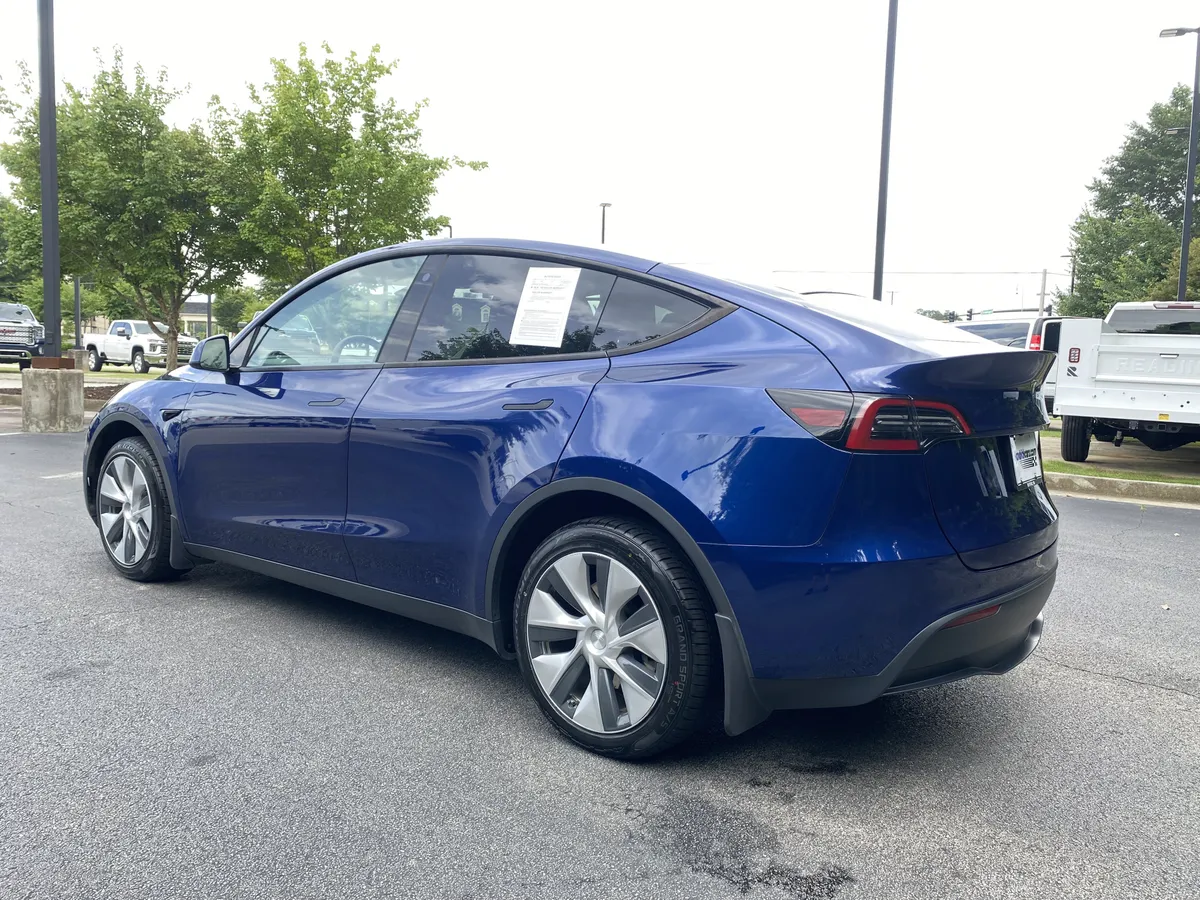 2023 Tesla Model Y Long Range thumbnail 6