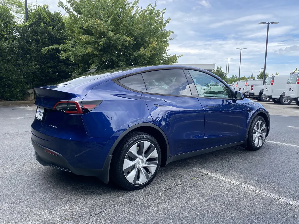 2023 Tesla Model Y Long Range thumbnail 8