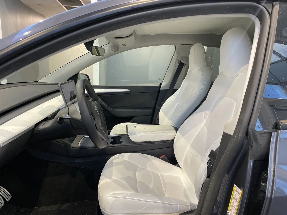 2023 Tesla Model Y Performance thumbnail 15