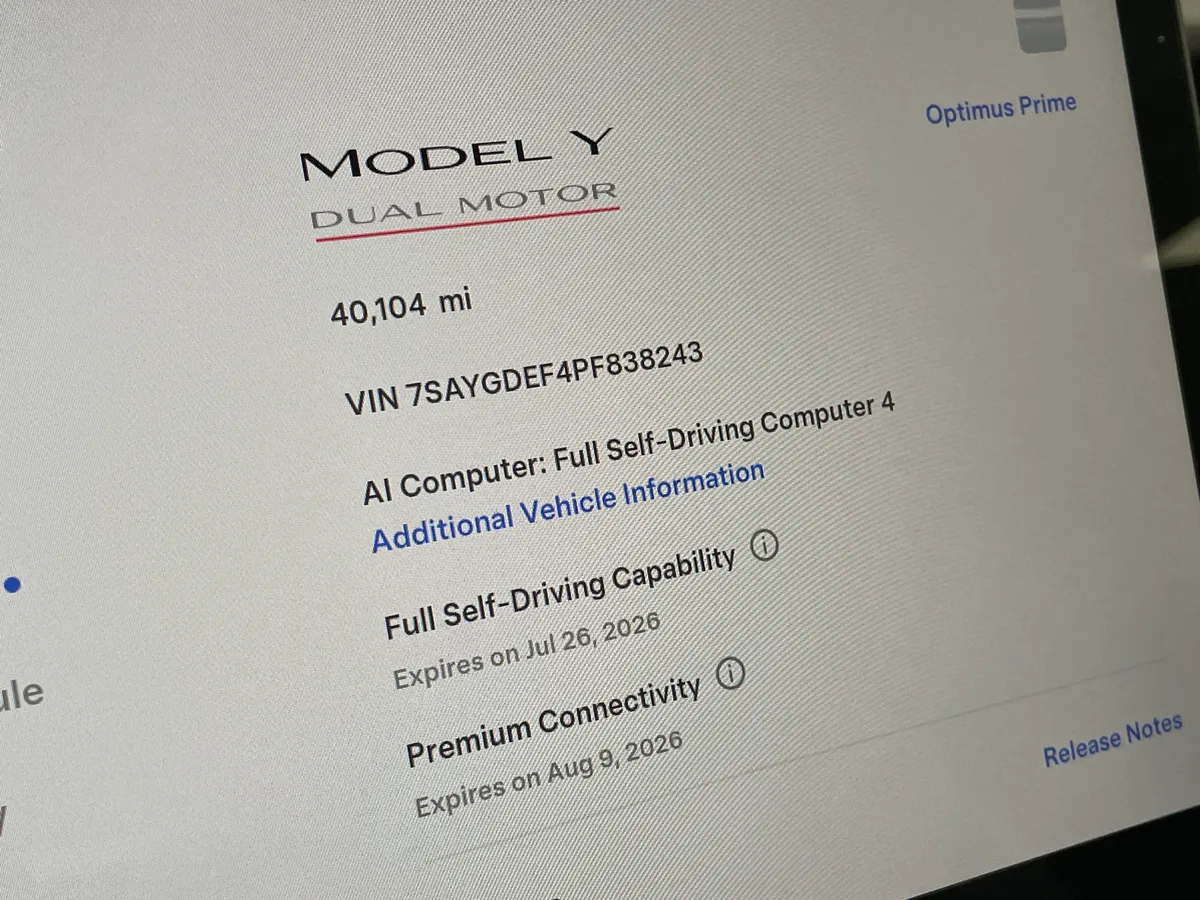 2023 Tesla Model Y Performance thumbnail 22