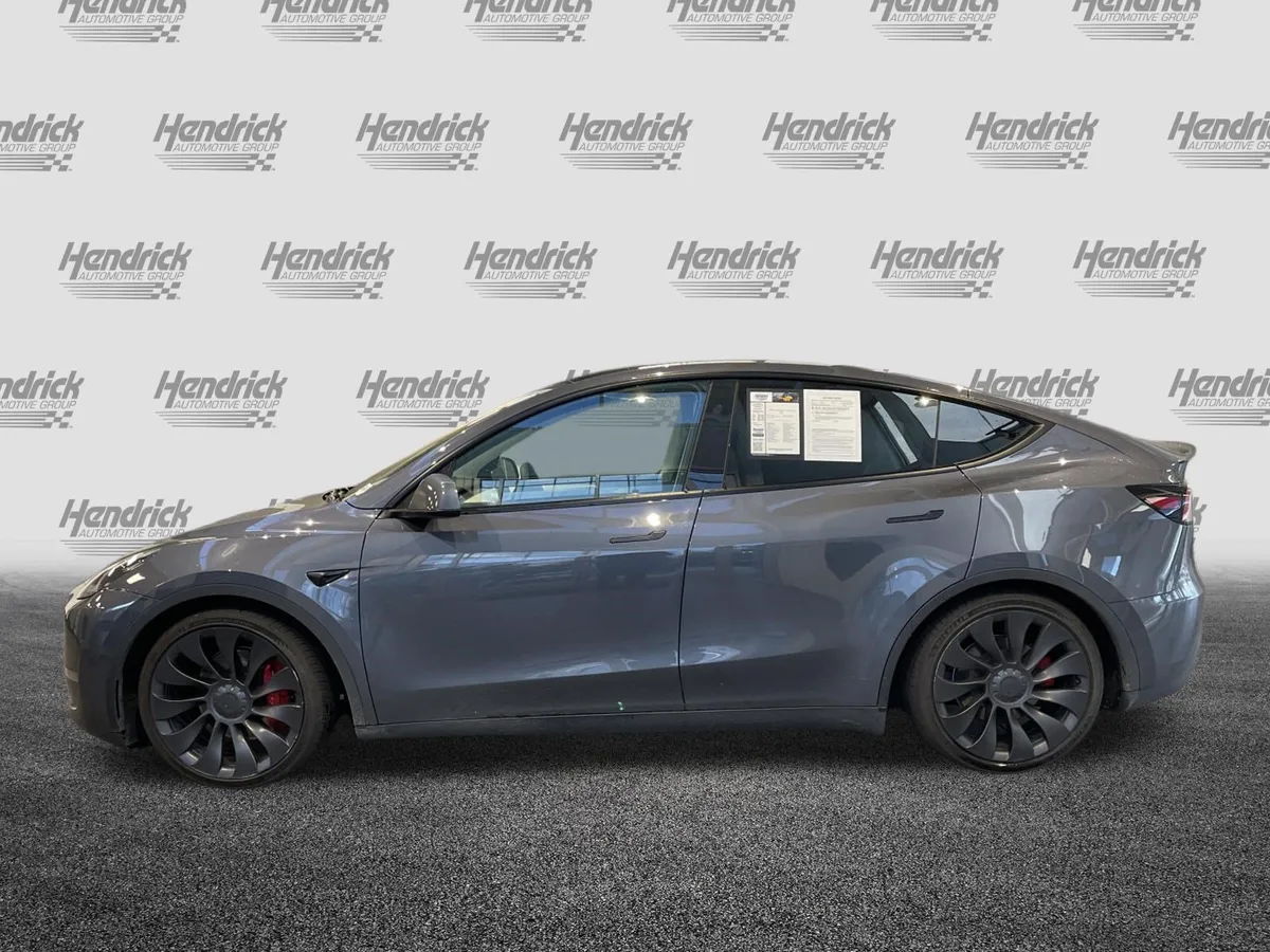 2023 Tesla Model Y Performance thumbnail 6