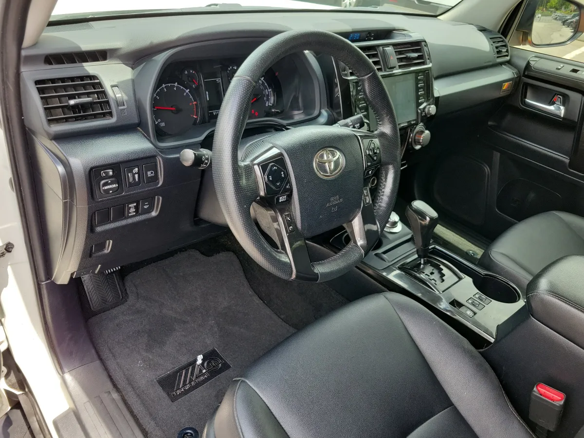 2023 Toyota 4Runner 40th Anniversary Special Edition thumbnail 5