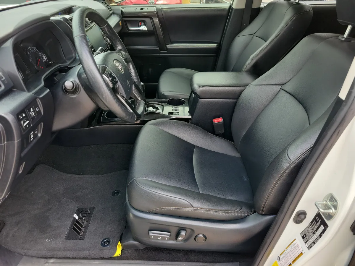 2023 Toyota 4Runner 40th Anniversary Special Edition thumbnail 6