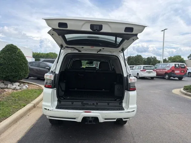 2023 Toyota 4Runner Limited thumbnail 13