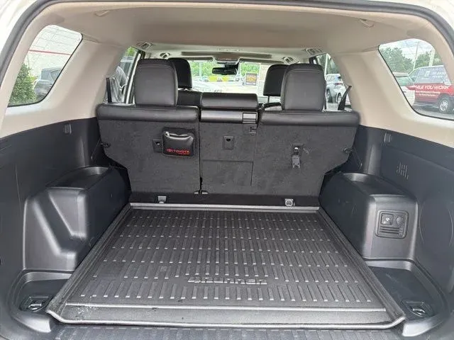 2023 Toyota 4Runner Limited thumbnail 14