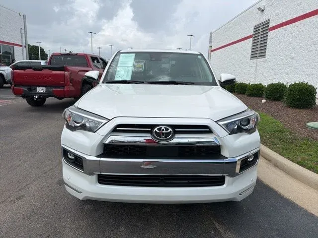 2023 Toyota 4Runner Limited thumbnail 2
