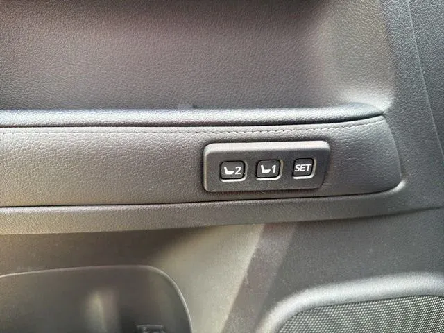 2023 Toyota 4Runner Limited thumbnail 26
