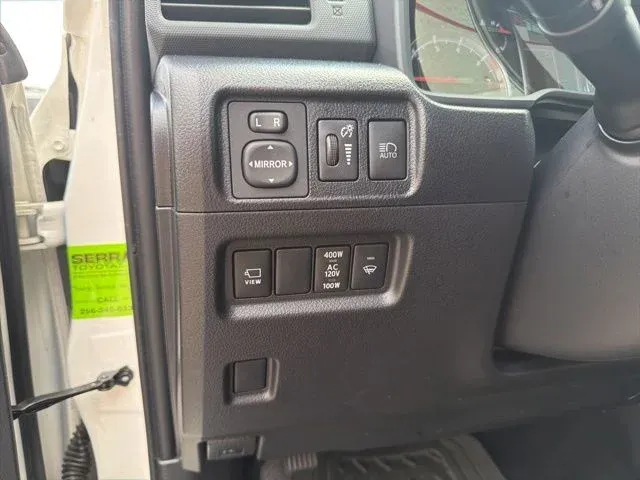 2023 Toyota 4Runner Limited thumbnail 30