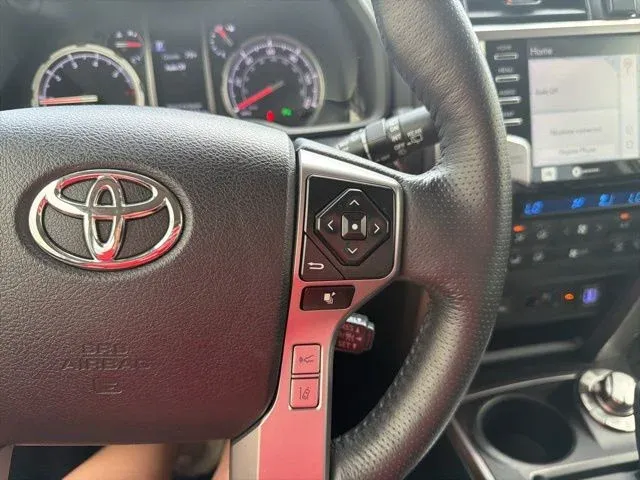 2023 Toyota 4Runner Limited thumbnail 36