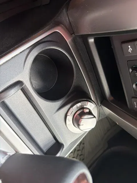 2023 Toyota 4Runner Limited thumbnail 39
