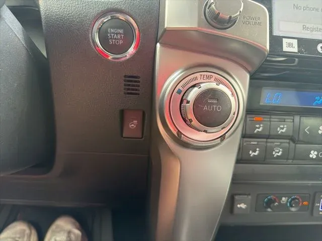 2023 Toyota 4Runner Limited thumbnail 42