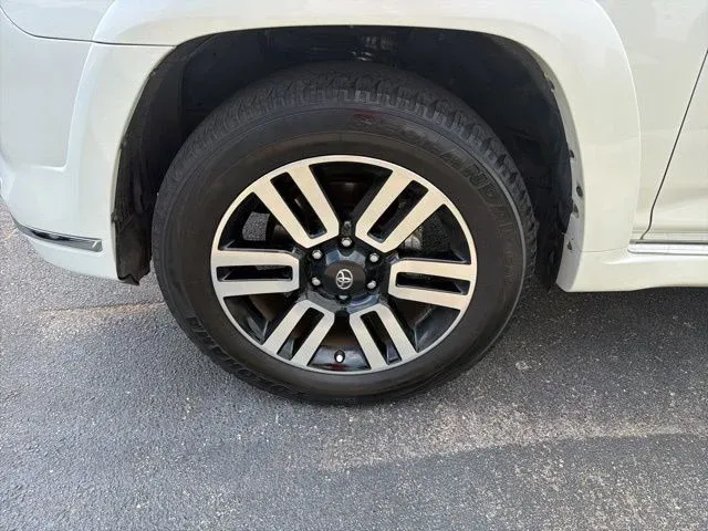 2023 Toyota 4Runner Limited thumbnail 5