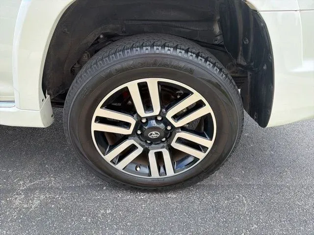 2023 Toyota 4Runner Limited thumbnail 6