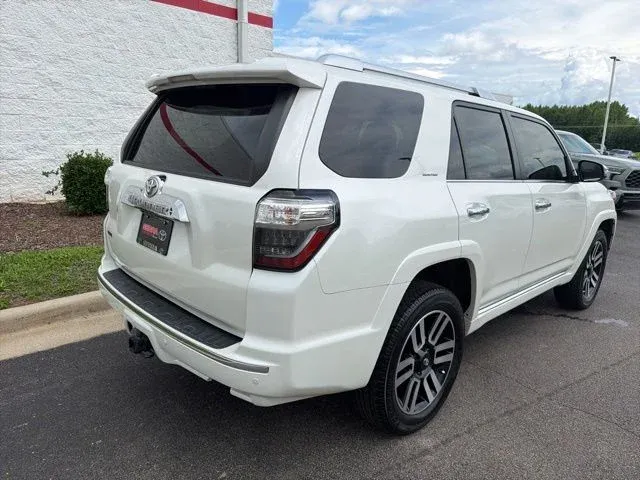 2023 Toyota 4Runner Limited thumbnail 9