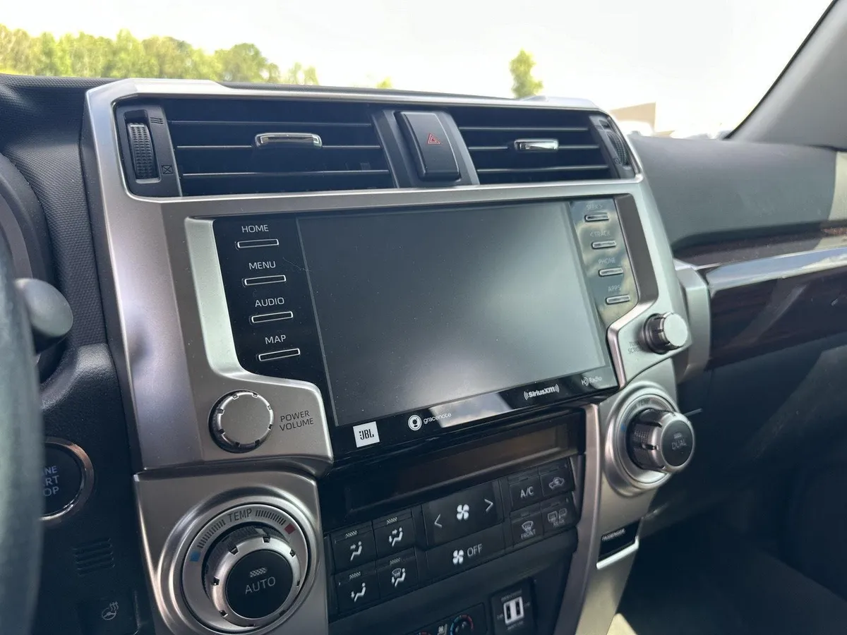 2023 Toyota 4Runner Limited thumbnail 12