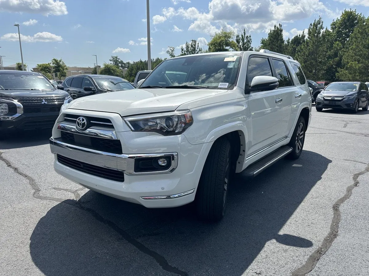 2023 Toyota 4Runner Limited thumbnail 2