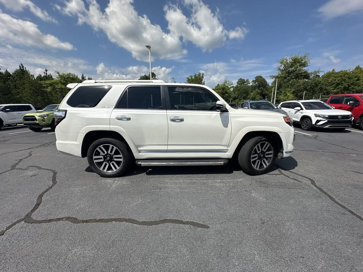 2023 Toyota 4Runner Limited thumbnail 5