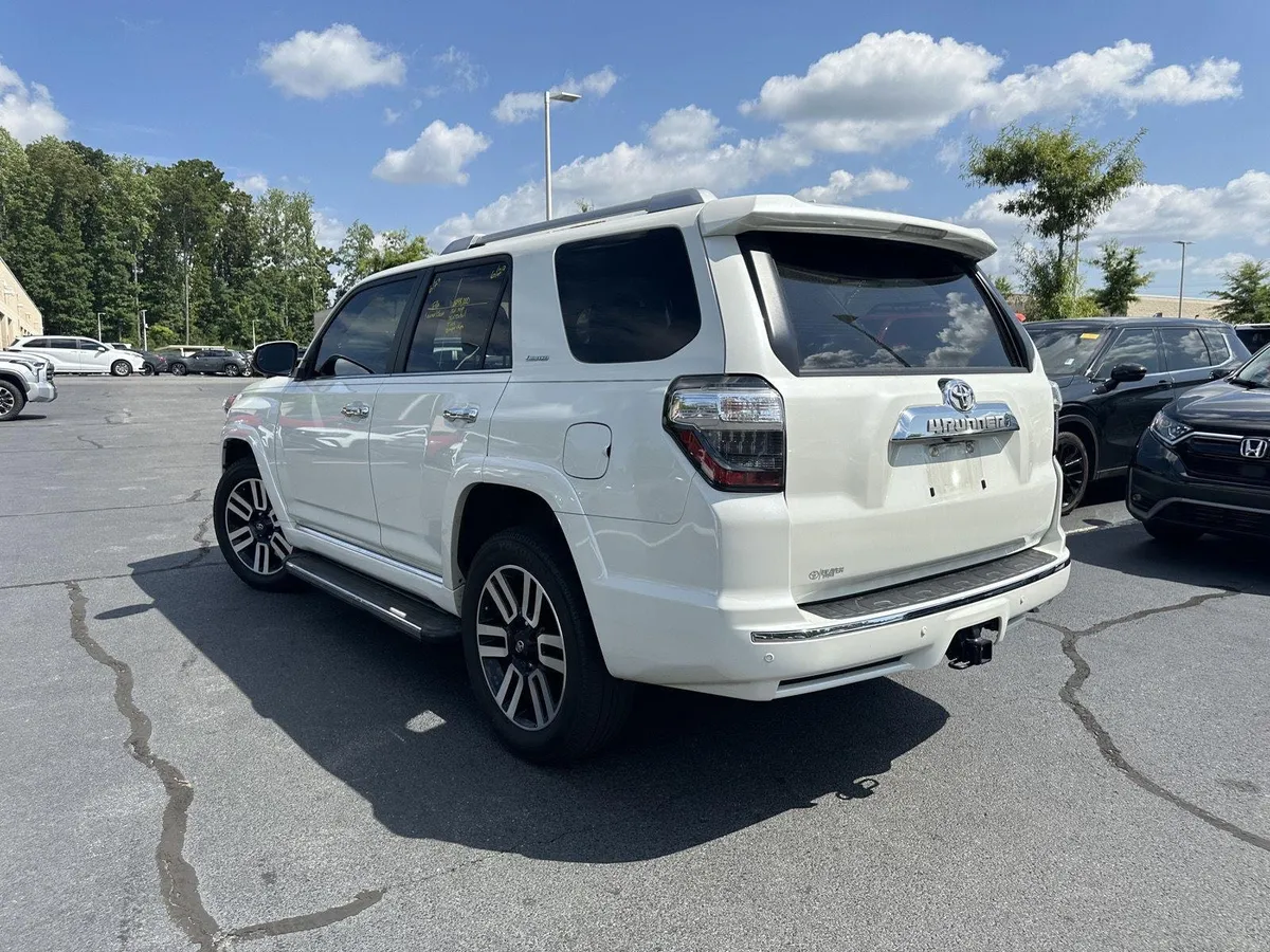 2023 Toyota 4Runner Limited thumbnail 8