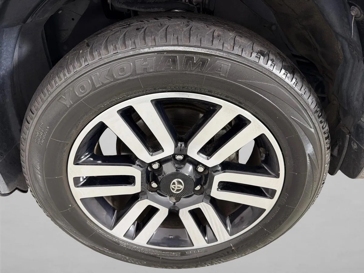 2023 Toyota 4Runner Limited thumbnail 13