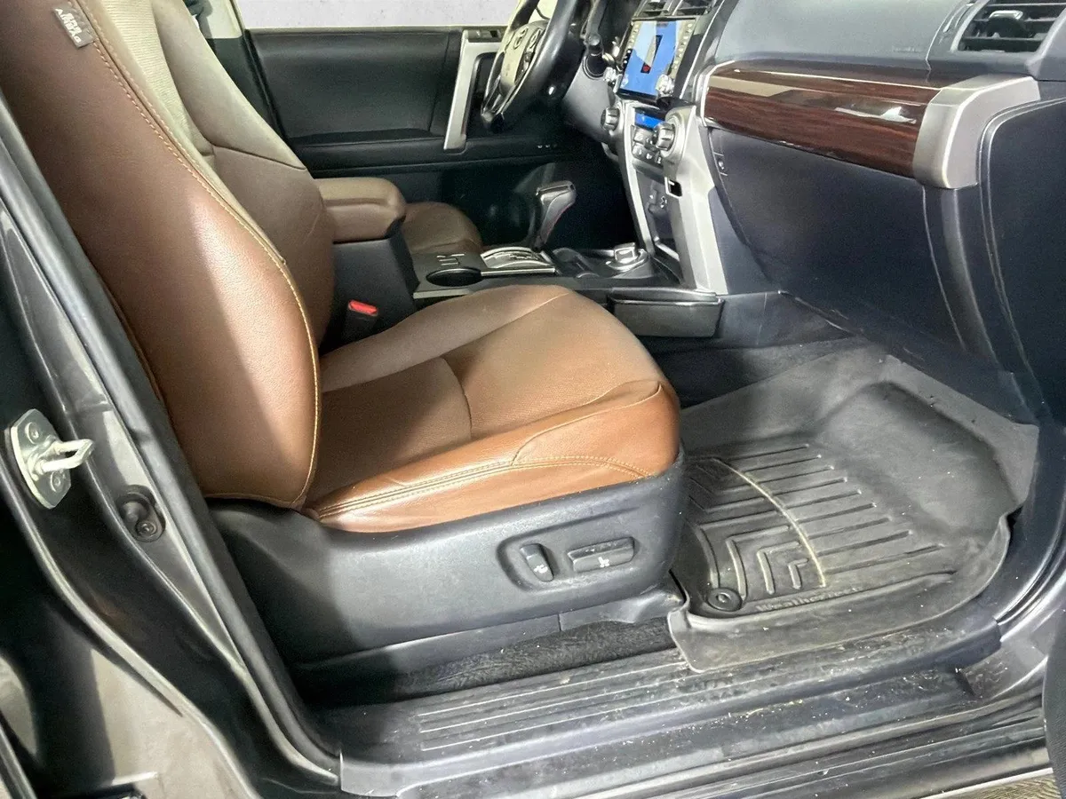 2023 Toyota 4Runner Limited thumbnail 15