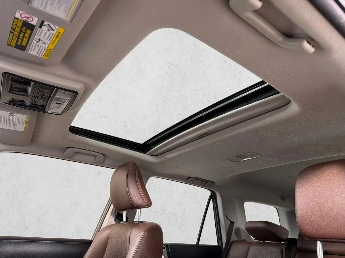 2023 Toyota 4Runner Limited thumbnail 2