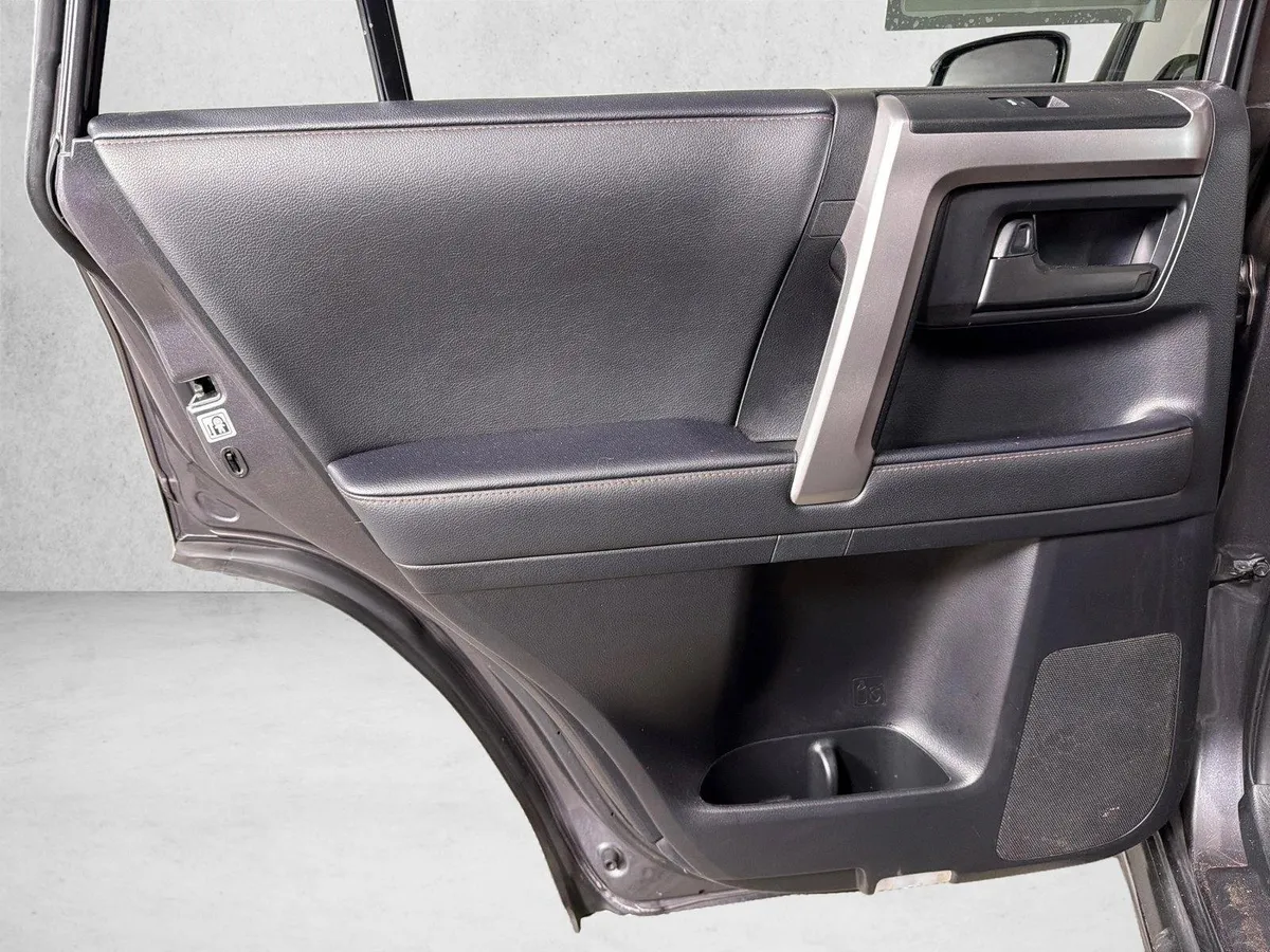 2023 Toyota 4Runner Limited thumbnail 23