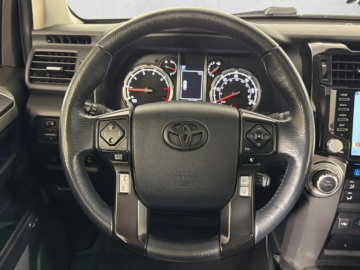 2023 Toyota 4Runner Limited thumbnail 25
