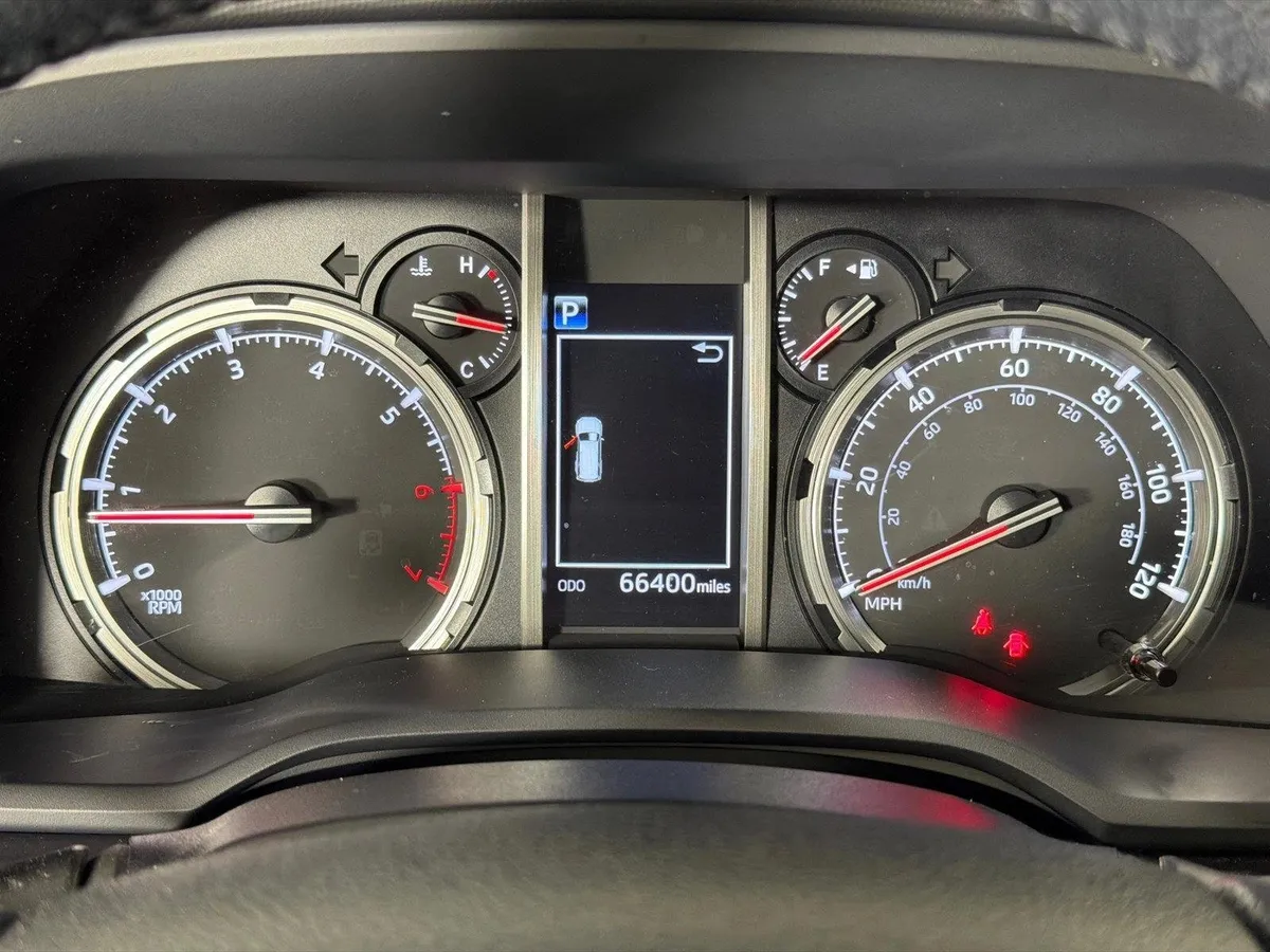 2023 Toyota 4Runner Limited thumbnail 28