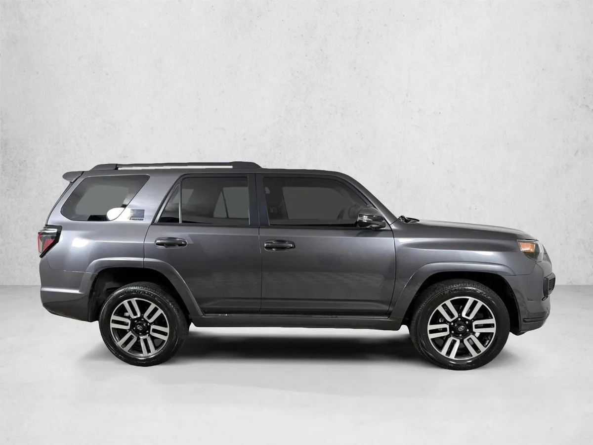 2023 Toyota 4Runner Limited thumbnail 4