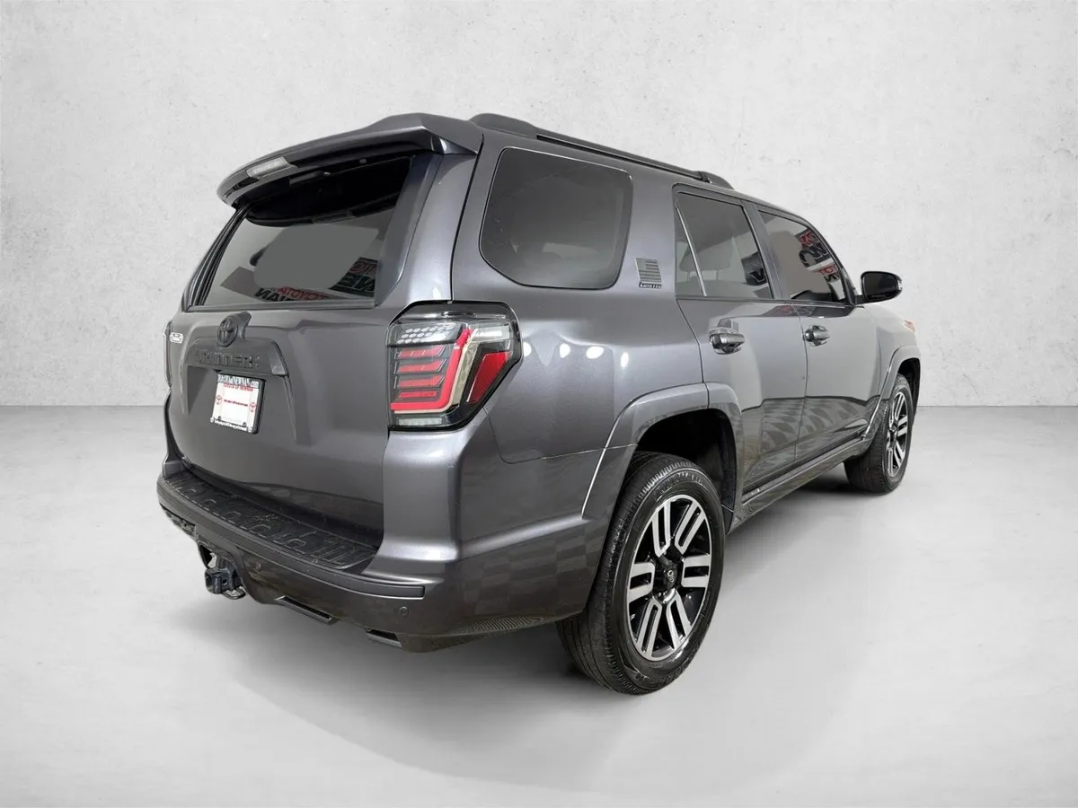 2023 Toyota 4Runner Limited thumbnail 5