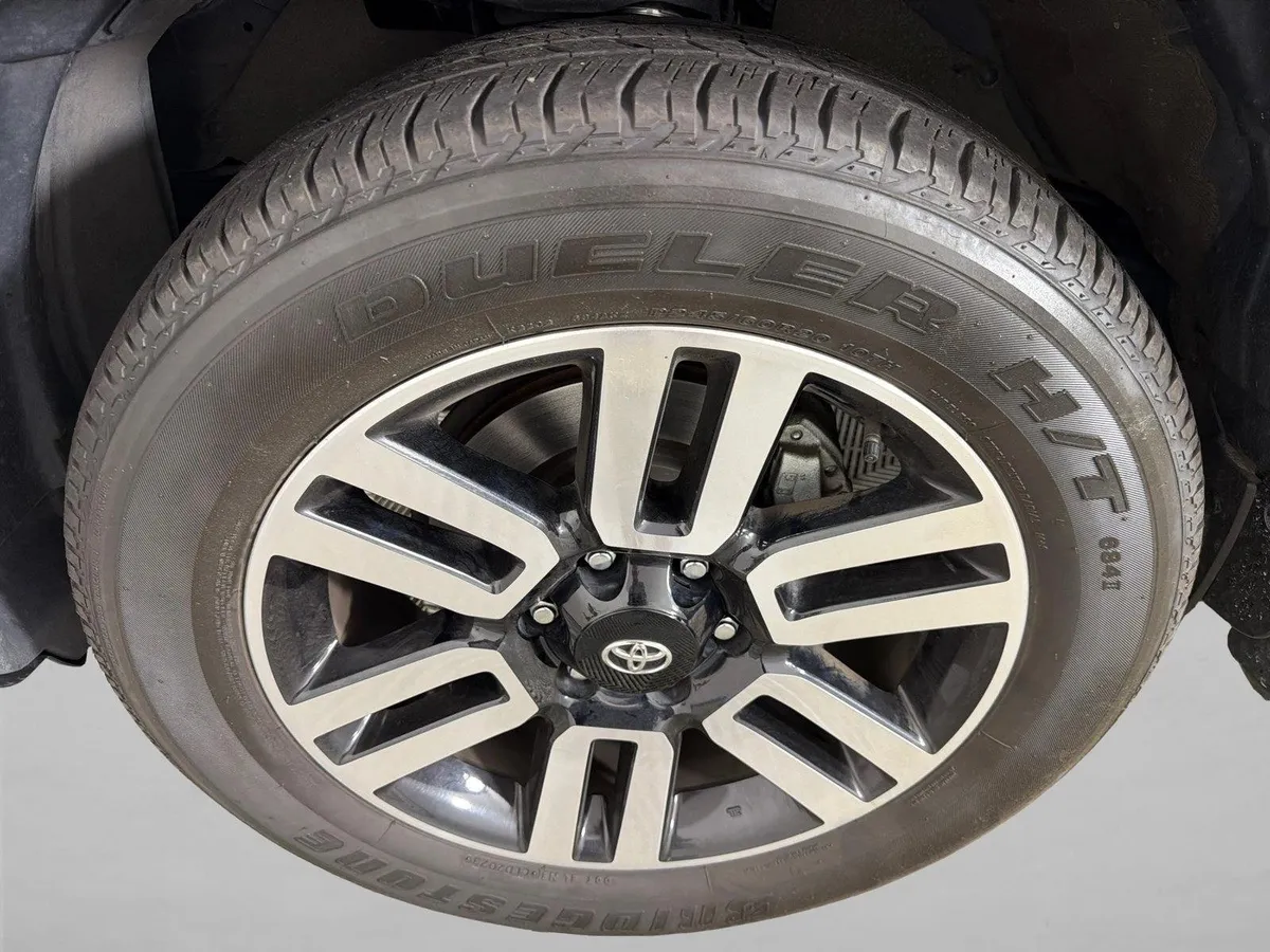 2023 Toyota 4Runner Limited thumbnail 13