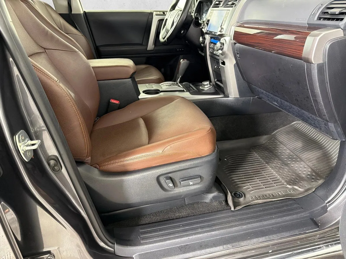 2023 Toyota 4Runner Limited thumbnail 15