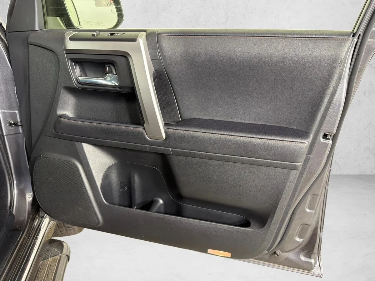 2023 Toyota 4Runner Limited thumbnail 16