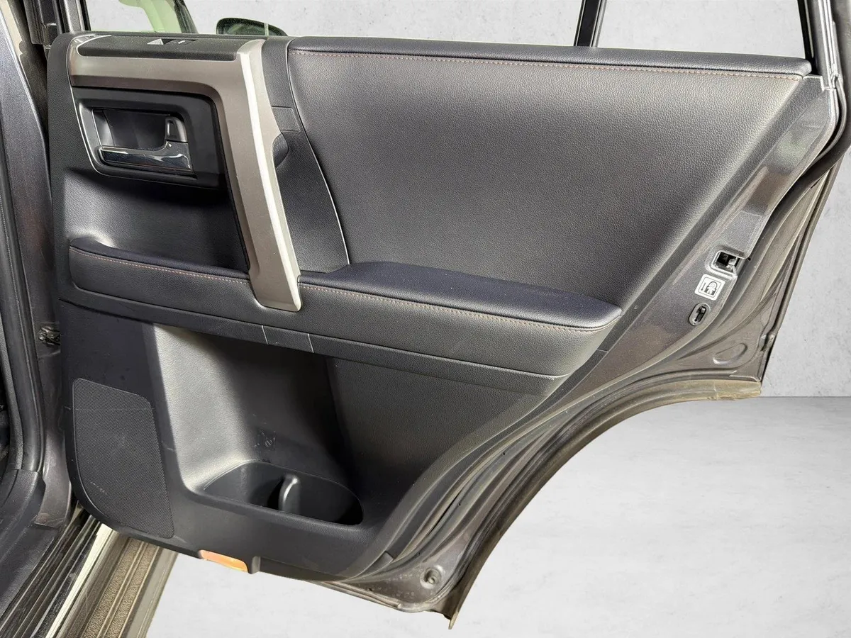2023 Toyota 4Runner Limited thumbnail 18