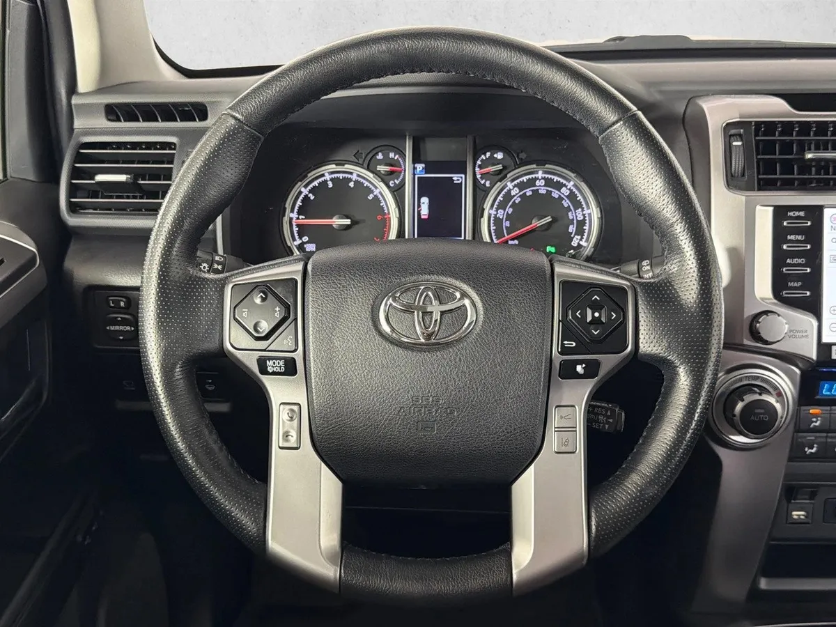 2023 Toyota 4Runner Limited thumbnail 25