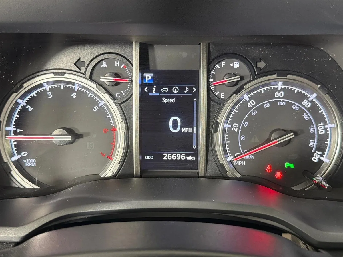 2023 Toyota 4Runner Limited thumbnail 28
