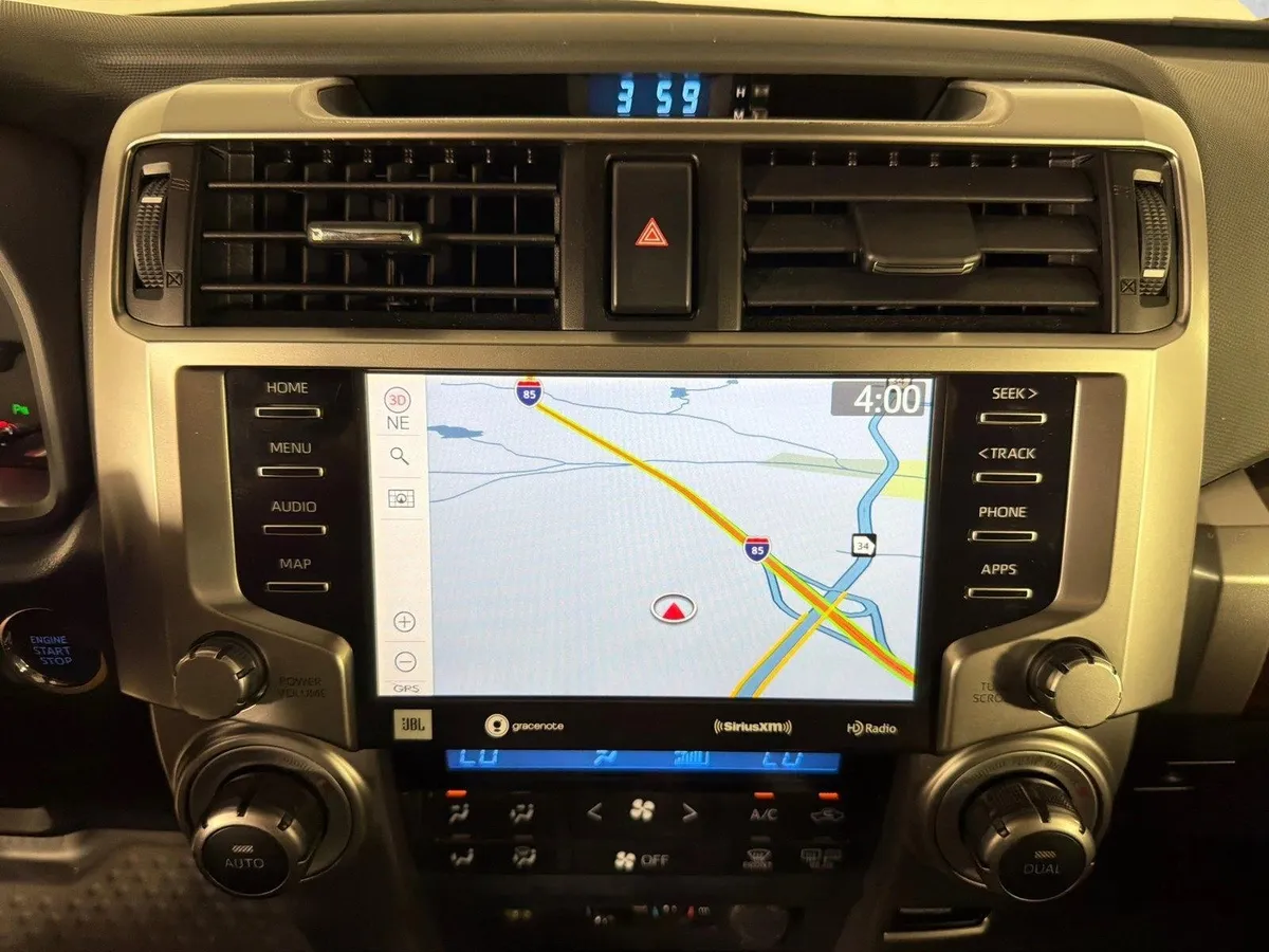 2023 Toyota 4Runner Limited thumbnail 3