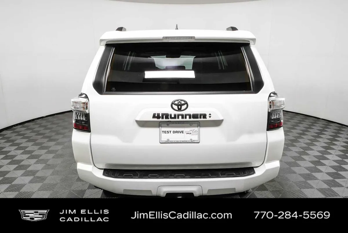 2023 Toyota 4Runner SR5 Premium thumbnail 28