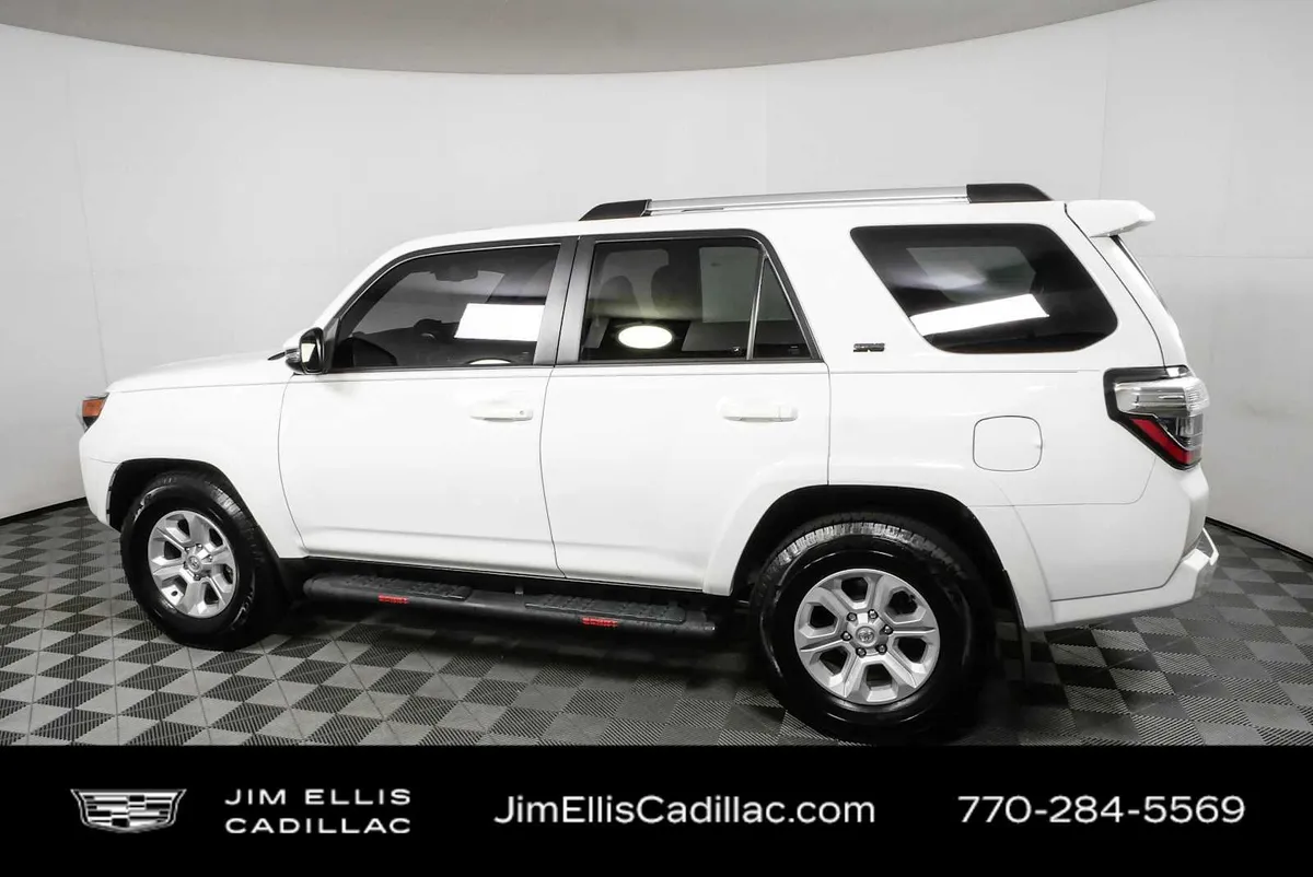 2023 Toyota 4Runner SR5 Premium thumbnail 30