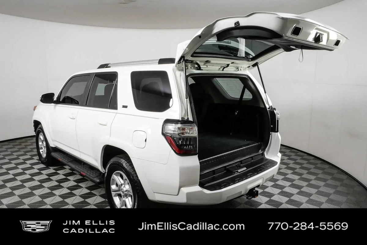 2023 Toyota 4Runner SR5 Premium thumbnail 35