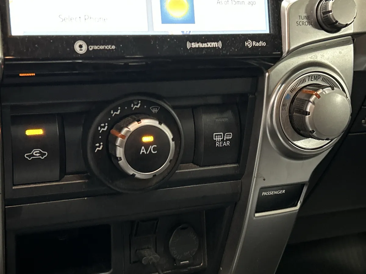 2023 Toyota 4Runner SR5 Premium thumbnail 9