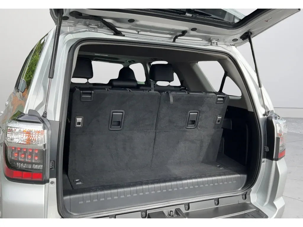 2023 Toyota 4Runner SR5 Premium thumbnail 19