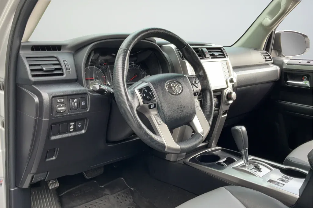 2023 Toyota 4Runner SR5 Premium thumbnail 25