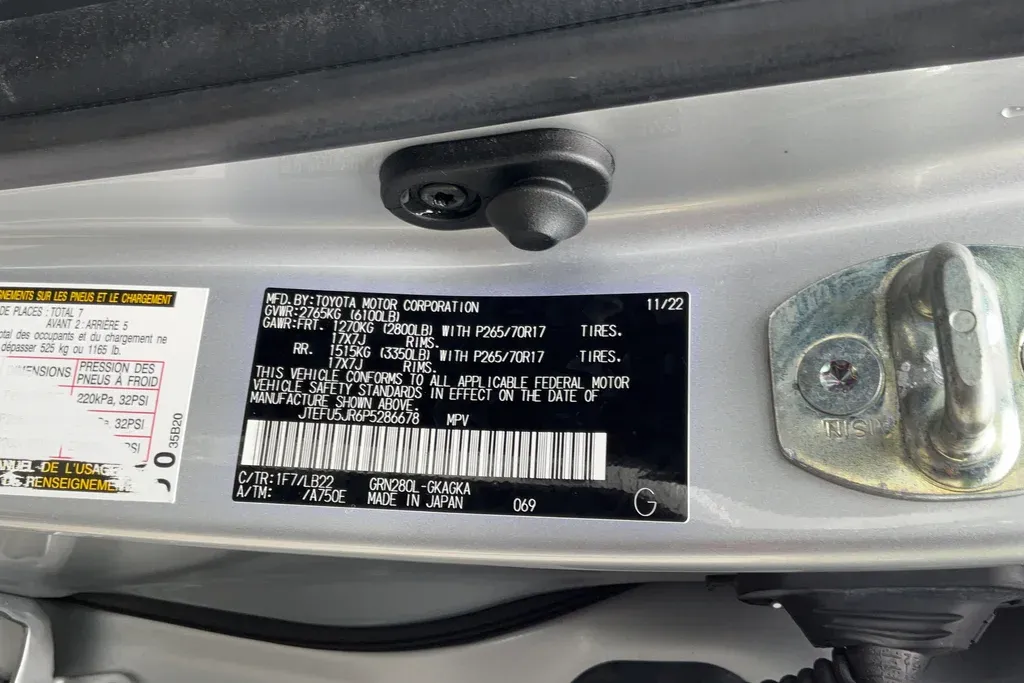 2023 Toyota 4Runner SR5 Premium thumbnail 27